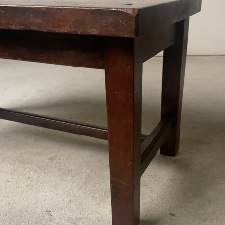 1953年 昭和28年 戦後すぐの古く小さい座卓  ローテーブル 文机 花台 飾り台 黒ヤケ 無垢材 一枚天板 グッドエイジング
