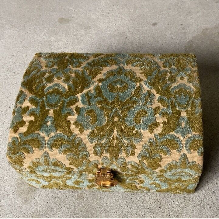 資生堂 花椿会記念品 プリオールファンタジードレッサー 【公式通販】