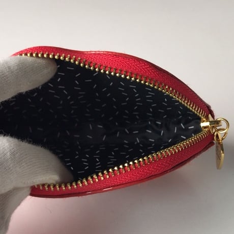 tatty devine タティ ディバインとワイルド&ウルフのコラボ作品、コインパース   唇コインケース  くちびる  クチビル  歯科矯正 モチーフ カードケース  中古美品