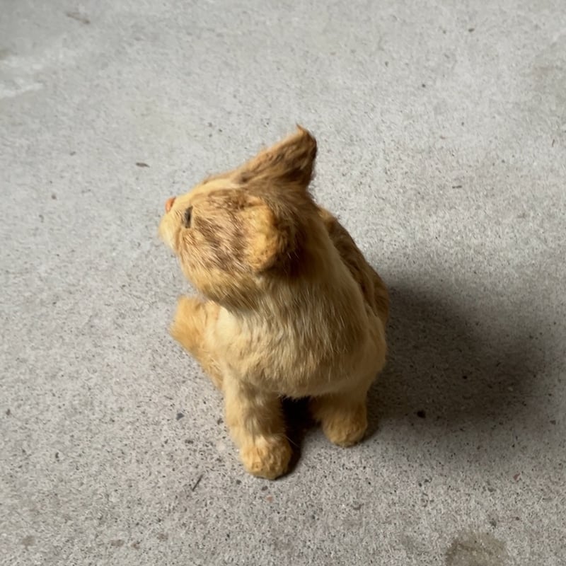 1970年代大丸販売品 猫の置物 リアルファー 茶虎 ヴィンテージドール