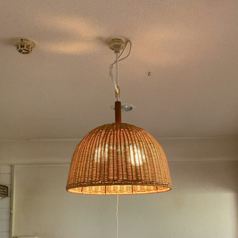 ラタン製 半ドーム型シェード ペンダント照明 3灯タイプ（メイン球2+豆