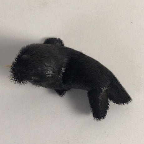 セイウチの置物　毛皮／レザー　ブラック　天然素材　ヴィンテージドール　動物人形