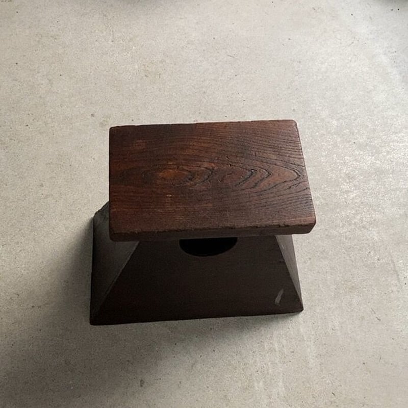 昭和初期 古い小さな踏台 丸穴屑入れ 昭和2年製 杉無垢材 濃くヤケた