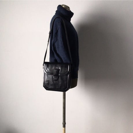 YSL  イヴ・サンローラン  型押しリザード  レザー ショルダーバッグ ブラック  ヴィンテージ  オールド 美品