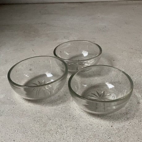 ヴィンテージ  ガラス器 菊紋様 昭和初期 気泡ガラス 深皿 小鉢 古い器 デザート器  ※3点セット