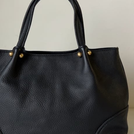 Kitamura キタムラ レザーミニトートバッグ シボ革 ブラック ゴールド金具 エンボスエンブレム 上質レザー 横浜 日本製 中古美品範疇