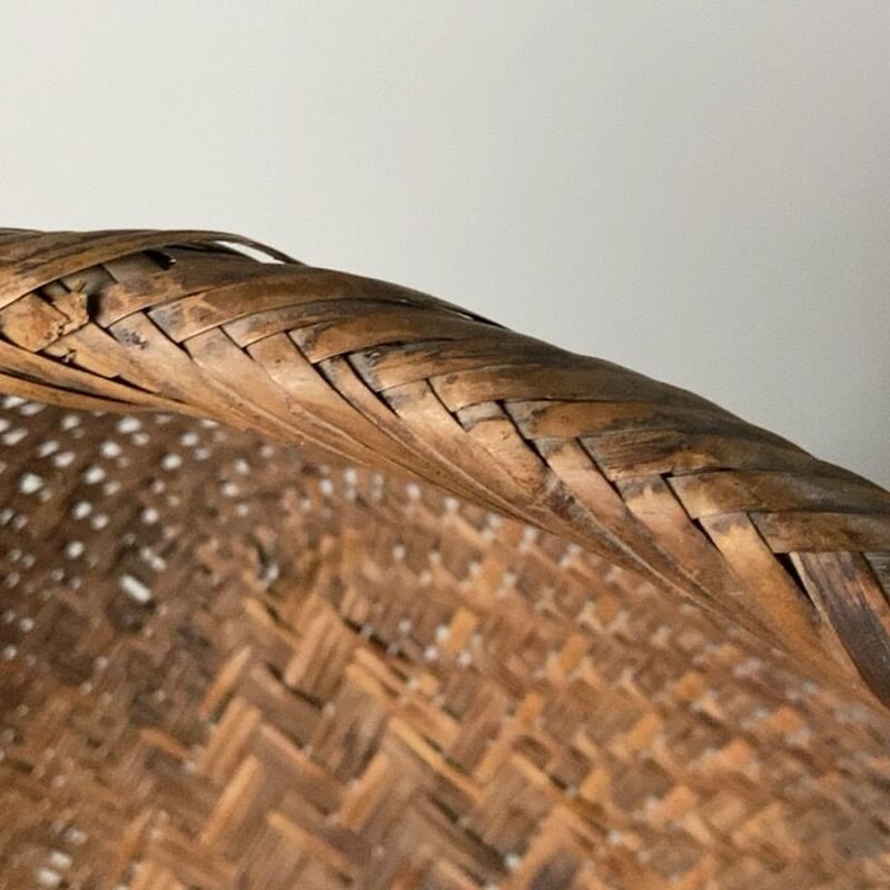 アンティーク大籠 48cm 竹材 山路編みと網代編みで構成された大きな古