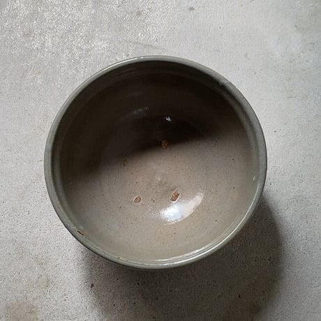 古いこね鉢(ストーンウェアA) 幅約26cm シンプル大鉢 巨大ボウル 荒い目跡 小ぶり メダカ鉢 水栽培 ビオトープ  完品