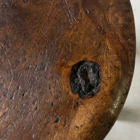 古い木製スツール 節有り広葉樹座面 トロトロ黒光 極上ヴィンテージスツール 丸椅子 木製無垢材 戦前古作 完品