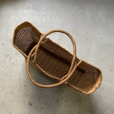 古いトート型編み籠 かごバッグ 透かし編み ジャパンヴィンテージ 手仕事 昭和期 マルシェバッグ 市場籠 買物かご 天然素材