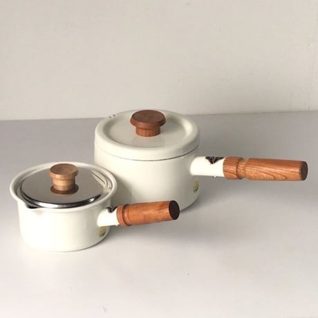 Noritake ノリタケ   ヴィンテージ 琺瑯(ホーロー) 片手鍋  ミルクパン  木製無垢持ち手  ホワイト ほぼデッドストック 未使用品