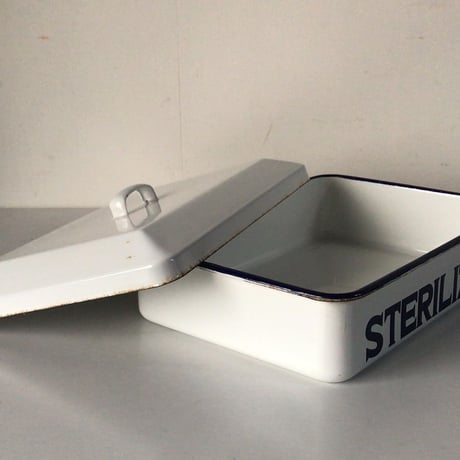 ホーロー蓋付き滅菌ケース　sterilizer/消毒器  ロゴ入り  琺瑯 道具箱 ヴィンテージツール 美品