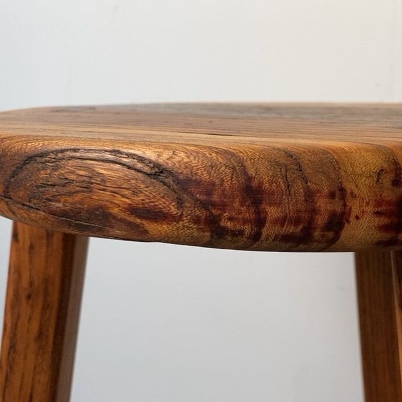 アンティーク 3レッグ 丸椅子 木製無垢 古いスツール 厚めの無垢材