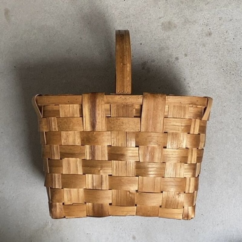 古い木編みのワンハンドルバスケット 木の籠 スポーンコリ