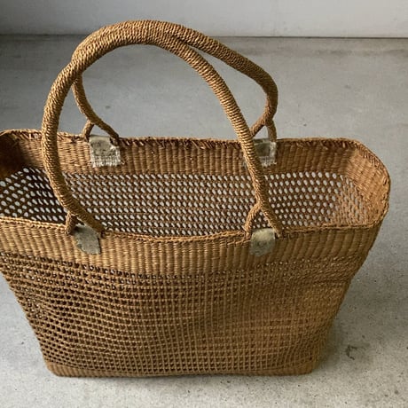 古いトート型編み籠 かごバッグ 透かし編み ジャパンヴィンテージ 手仕事 昭和期 マルシェバッグ 市場籠 買物かご 天然素材