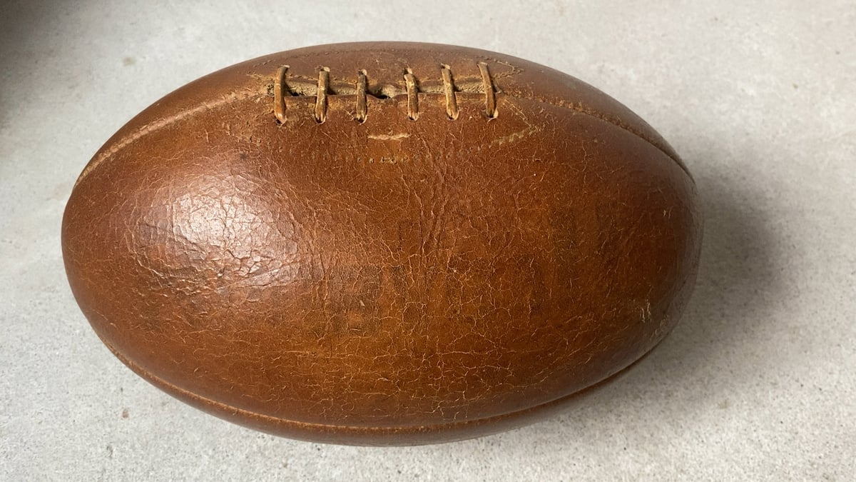 ラグビーボール  革　コンバート　77 ラグビーボール 皮製 コンバート77 新品未使用
