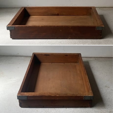 古い木の平箱  補強金具有りの頑丈な作り  朽感良好のヴィンテージボックス パン箱