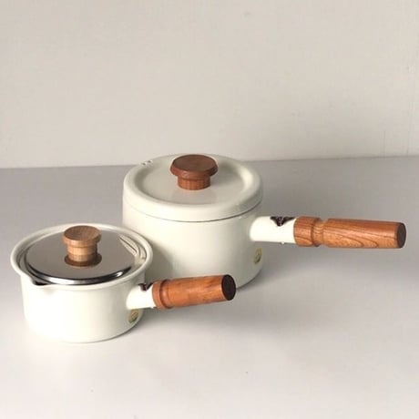 Noritake ノリタケ   ヴィンテージ 琺瑯(ホーロー) 片手鍋    木製無垢持ち手  ホワイト ほぼデッドストック 未使用品
