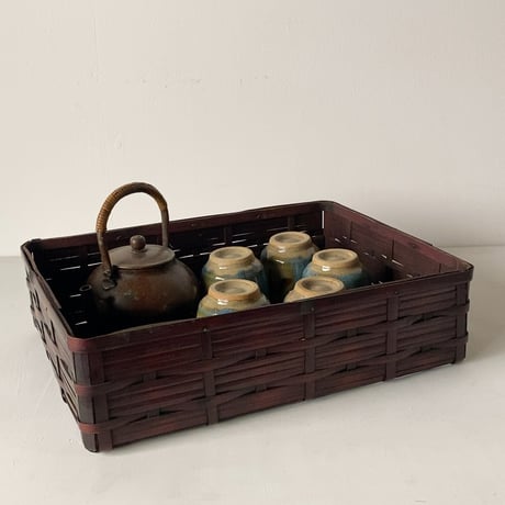 古い竹の平籠  ひしぎ編み 古作工芸品 手仕事 赤竹 中型道具箱 茶器入れ 茶籠 編み籠 良品