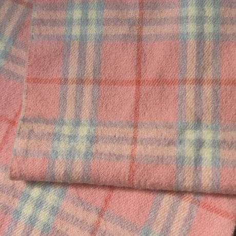 BURBERRY LONDON  バーバリーロンドン LAMBSWOOL 100% ラムウール マフラー ピンクノバチェック イギリス製  made in england 中古品