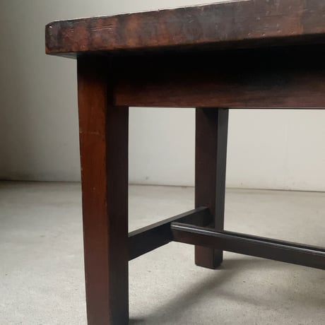 1953年 昭和28年 戦後すぐの古く小さい座卓  ローテーブル 文机 花台 飾り台 黒ヤケ 無垢材 一枚天板 グッドエイジング