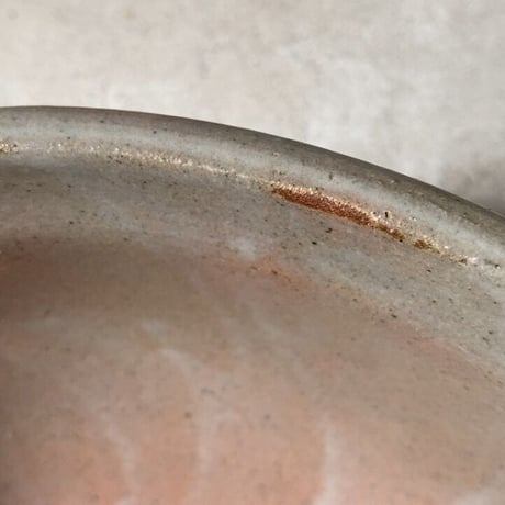 古いこね鉢(ストーンウェアB) 幅約26cm シンプル大鉢 巨大ボウル 荒い目跡 小ぶり メダカ鉢 水栽培 ビオトープ