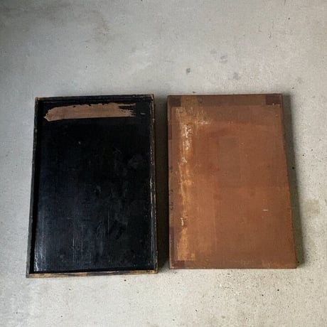 漆塗の木箱に和紙を貼った蓋付き木箱 約38cm 古い木箱  書道具箱 墨文字の和紙 昭和初期戦前 道具箱 ジャパンヴィンテージ