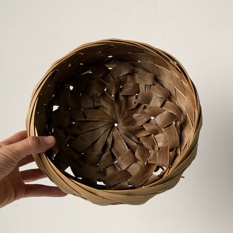 古いババス椰子の籠 フルーツ籠 菓子器 手編み 手工芸 ハンドメイド 自然な風合い ナチュラル素材 ブラジル民藝 世界の民藝