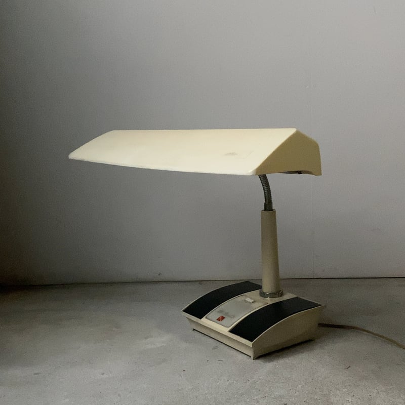 TOSHIBA 70s オールド東芝デスクランプ 手元灯 ブラックレザー調