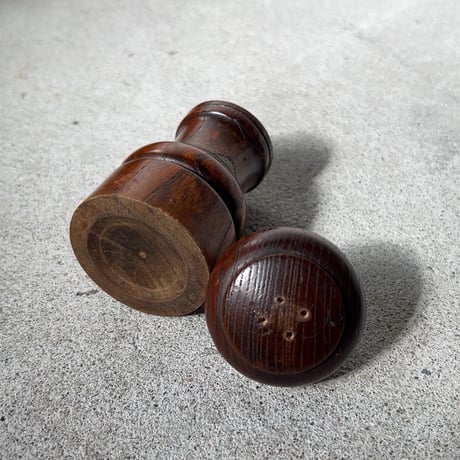 KUSAKABE  クサカベ  木製 ソルトボトル   木製無垢 グッドエイジング ヴィンテージキッチンツール 純喫茶備品 良品