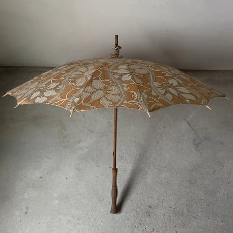 アンティーク日傘 型染 花柄 木彫りハンドル 竹ボタン 大正-昭和初期 ベージュ/グレー ジャパンヴィンテージ 日本製 美品範疇