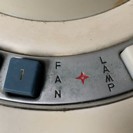 Toshiba 東芝  東京芝浦電気  ヴィンテージ扇風機 ランプ付き 一体型ライト 近未来デザイン 1960s タワー型ランプ レトロ家電 希少 幻の逸品 稼働品 良品　A(ホワイト)