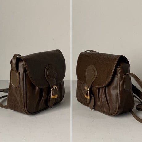 VALENTINO オールドヴァレンチノのミニミニショルダーバッグ  幅約17cmの小さめポシェット ヴィンテージバレンチノ