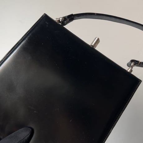 古いレザーのハンドバッグ  スムースレザー ブラック がま口型 ヴィンテージバッグ フォーマル 中古良品