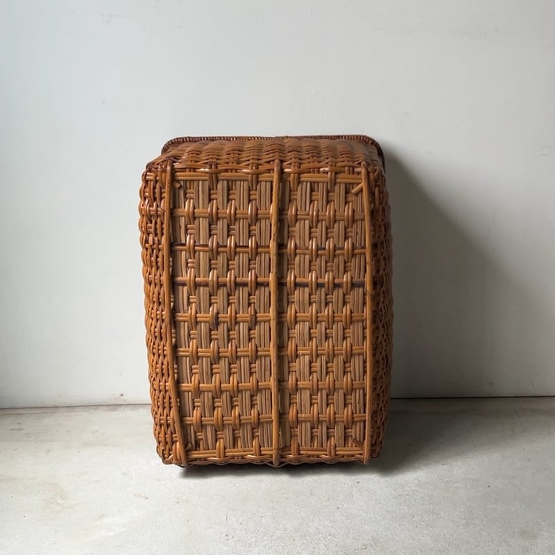 古い籐編みの四角籠 昭和初期 日本の古籠 太めの裂き籐材によるござ