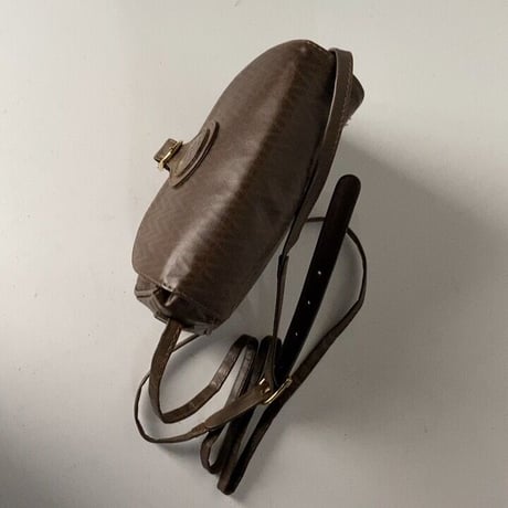VALENTINO オールドヴァレンチノのミニミニショルダーバッグ  幅約17cmの小さめポシェット ヴィンテージバレンチノ