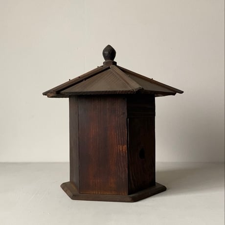 古い木製の小屋 六角御堂 ミニお堂 仏像庫 明治 大正 古木工品 楔 古仏具 希少 珍品