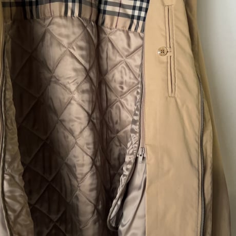 BURBERRY LONDON バーバリーロンドン キルティングライナー付き スイングトップ ベージュ 刺繍ロゴ ノバチェック ユーズド 中古 イギリス古着 美品範疇