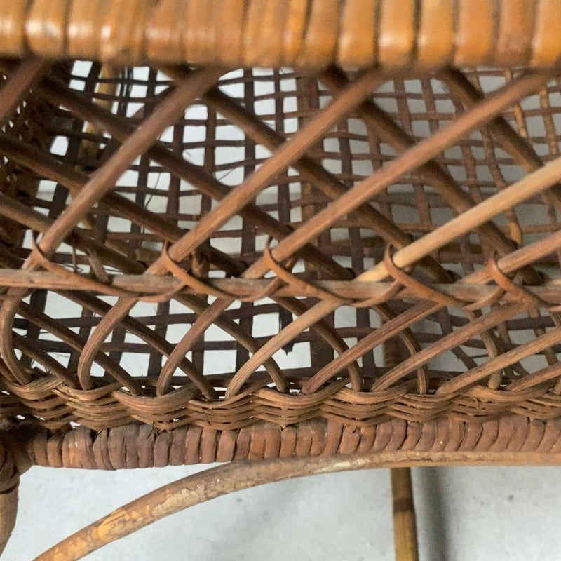 昭和レトロ 脚付き脱衣かご バスケット 古道具 ビンテージ アンティーク籠 かご ヴィンテージ ラタン製 脚付き脱衣籠 スタンドバスケット 大正 昭和期