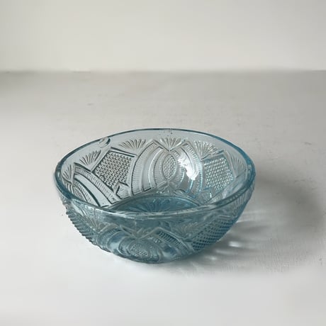 アンティーク プレスガラス デザート深皿 直径約15.5cm 中鉢 レース装飾 肉厚古硝子 ブルーグリーン 大正期 レトロ食器 ヴィンテージ食器 気泡ガラス かき氷 フルーツ皿 デザート皿 完品