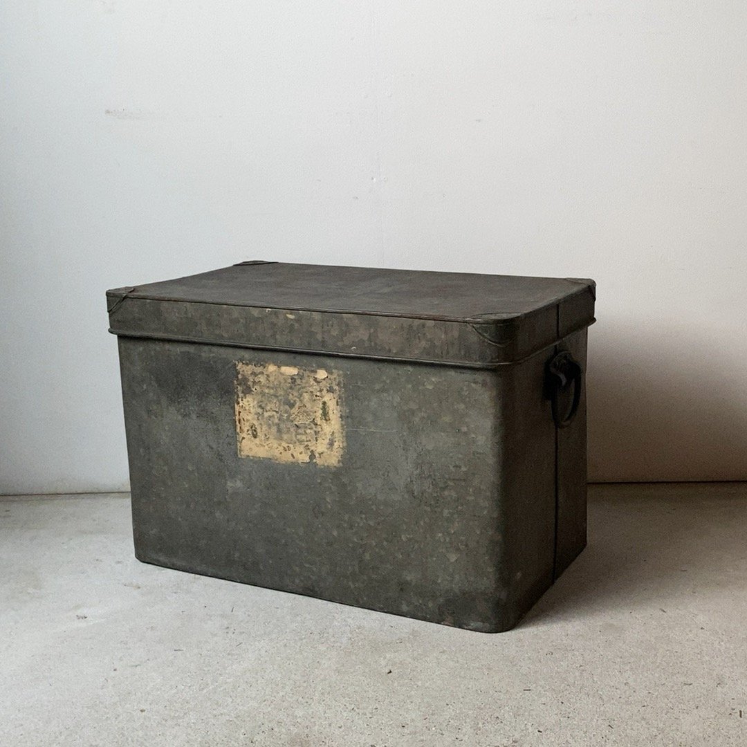 海外アンティークショップで買った古い収納ブリキ箱 イギリス アンティーク ブリキトランクケース/ボックス/ブロカント