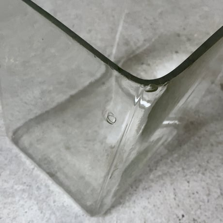 アンティーク ガラス器 幅約17.5cm 立方体 オールド金魚鉢 ベタ鉢 メダカ鉢 水草鉢 気泡ガラス ゆらゆらガラス 古い硝子