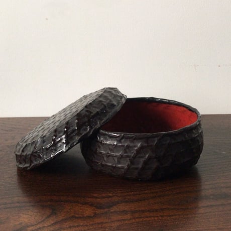 古い竹編 一閑張り 丸箱 蓋有り　菓子箱 道具箱 民具 古民藝　古道具 ヴィンテージクラフト 完品