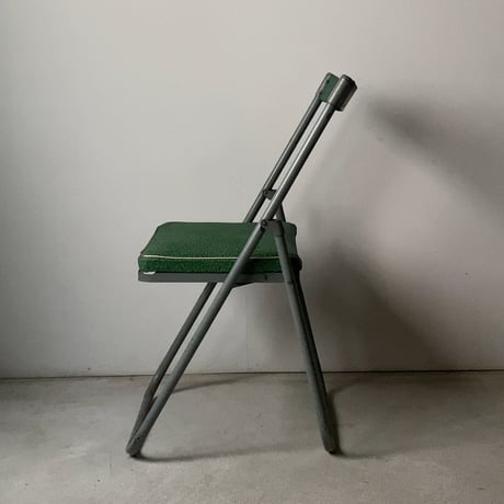 古い折り畳み椅子  1950-1960年代 ヴィンテージフォールディングチェア  マイクロカモフラージュ柄  迷彩 グリーン/グレー  良品
