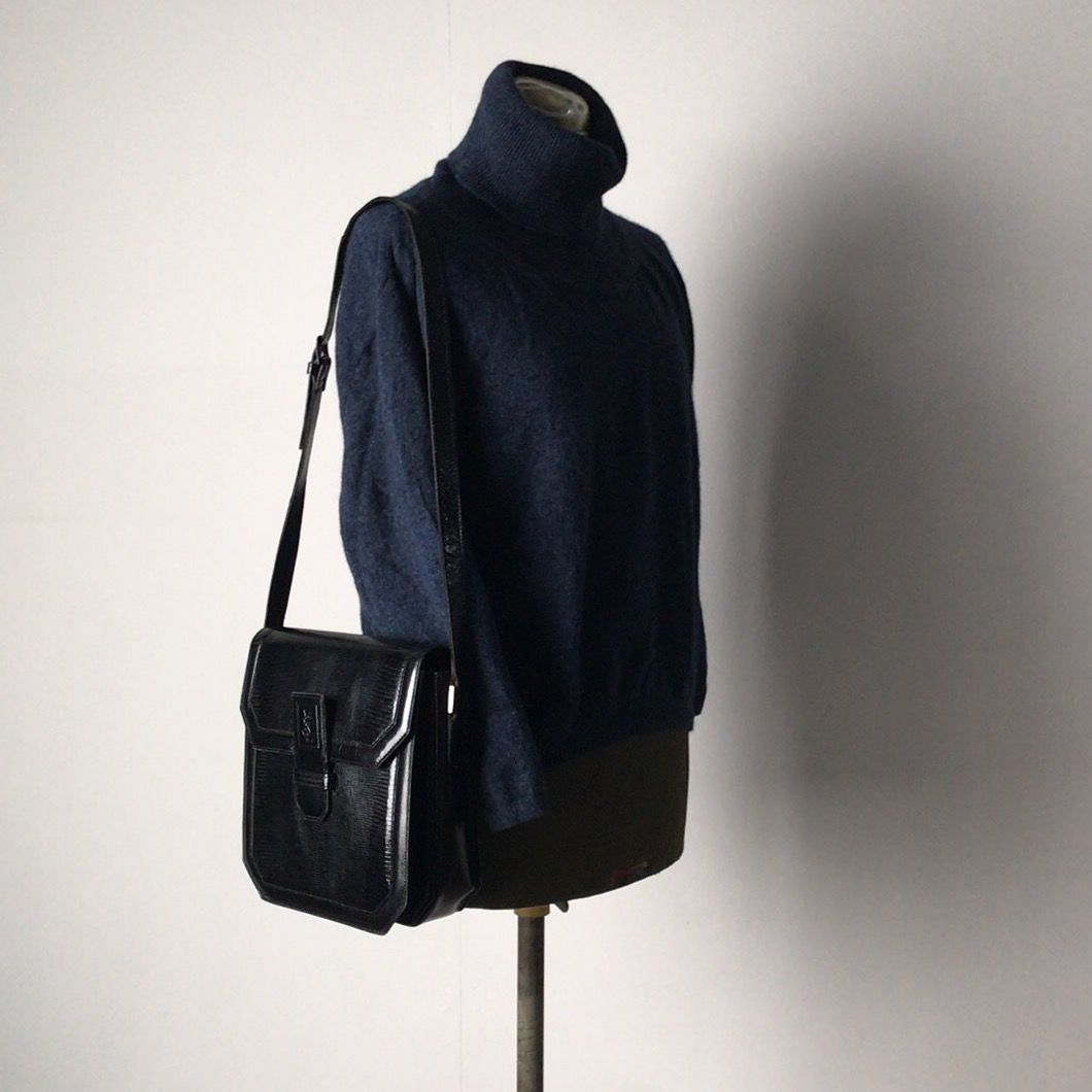 YSL イヴ・サンローラン 型押しリザード レザー ショルダーバッグ YSL イヴ・サンローラン 型押しリザード レザー ショルダーバッグ