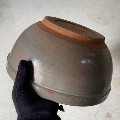 古いこね鉢(ストーンウェアB) 幅約26cm シンプル大鉢 巨大ボウル 荒い目跡 小ぶり メダカ鉢 水栽培 ビオトープ