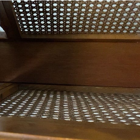 オールド カリモク マガジンラック 木製ブナ材無垢＋籐編みのWラック 廃盤品 コロニアルシリーズ ヴィンテージカリモク