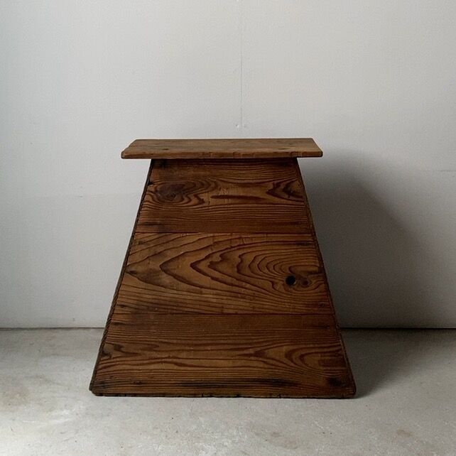 昭和レトロ　ヴィンテージ　木製踏み台　丸穴屑入　古道具　オイルフィニッシュ fit=scale-down,w=1200
