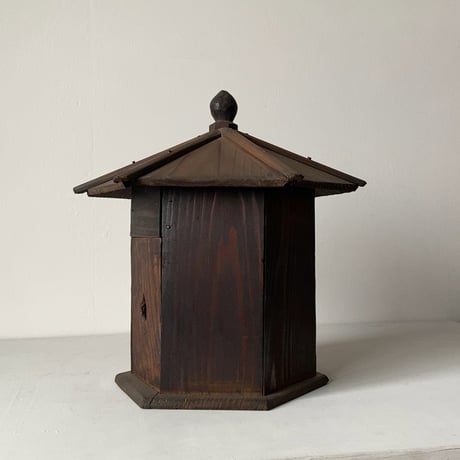 古い木製の小屋 六角御堂 ミニお堂 仏像庫 明治 大正 古木工品 楔 古仏具 希少 珍品