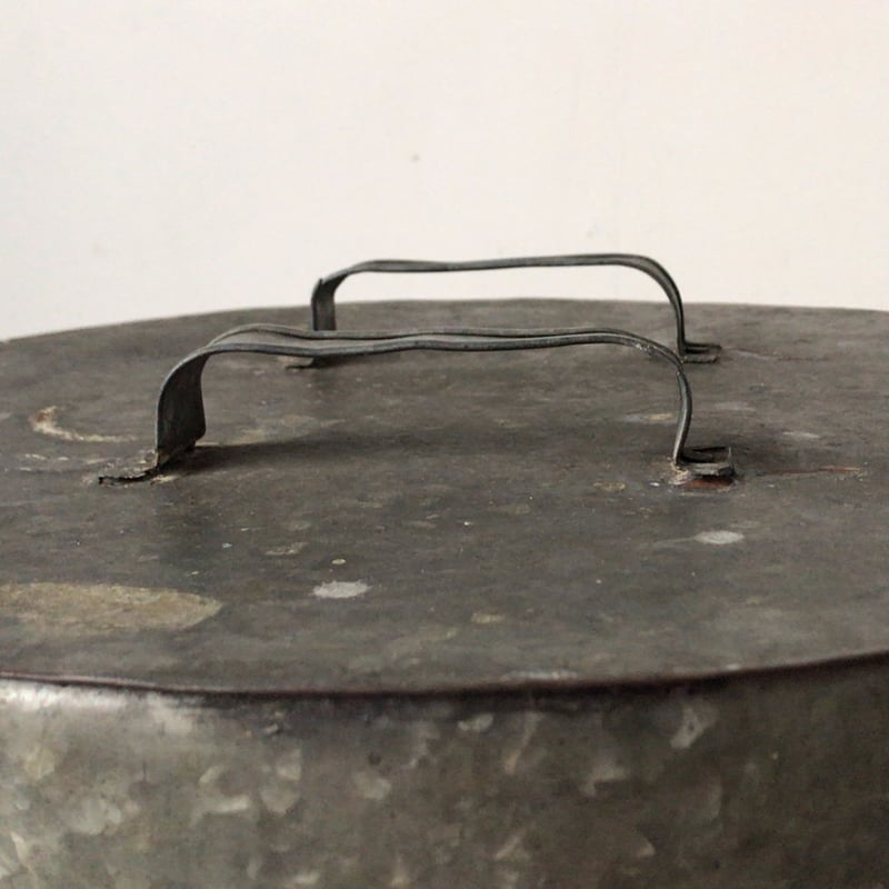 ヴィンテージ蓋付き筒型ブリキ缶 巨大サイズ アンティーク収納箱